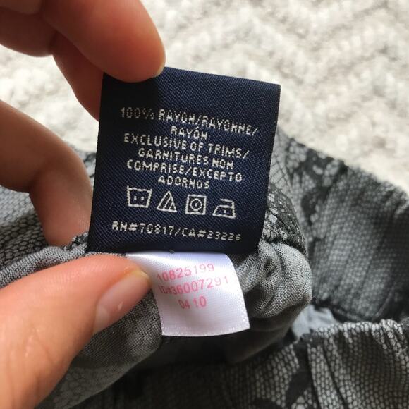 V. S. PINK Skater Skirt Size Medium - Picture 6 of 7